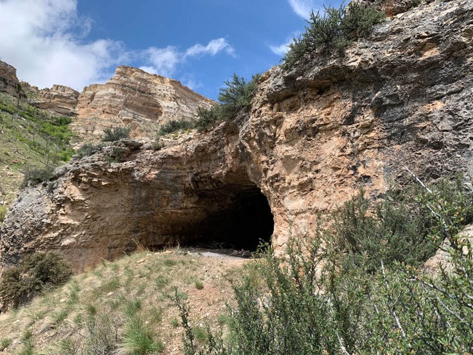 Picture of Outlaw Cave No. 2 along the Middle Fork of the Powder River, Johnson County, Wyoming