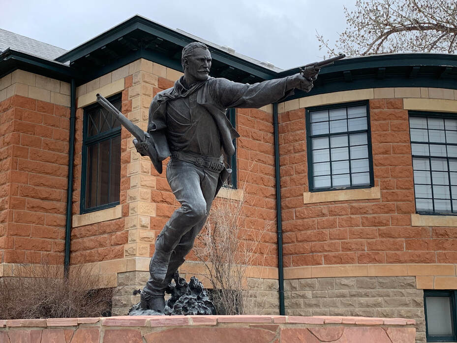 Picture of Nate Champion bronze statue, hero of Johnson County War, Buffalo, Wyoming