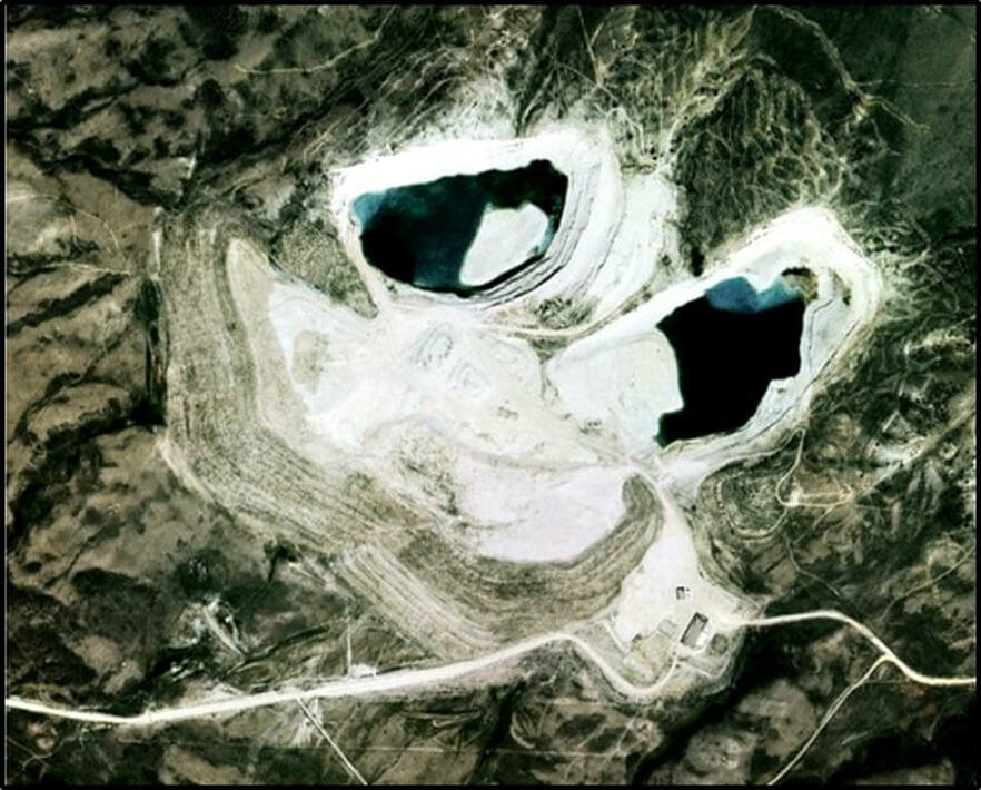 Picture of Big Eagle open pit uranium mine, Crooks Gap, Wyoming