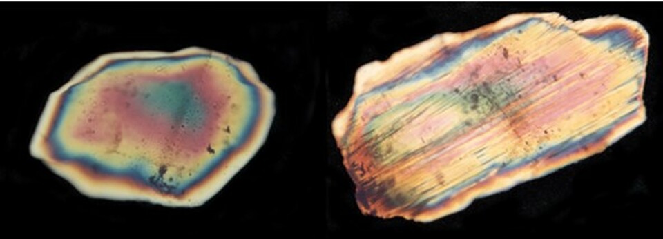 Thin section microscope pictures of regular quartz and shocked quartz